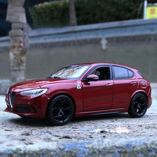 1 24 Alfa Romeo Giulia Diecast Model Cars Pull Back Doors Open Light Sound Toy Gifts For Kids (20)