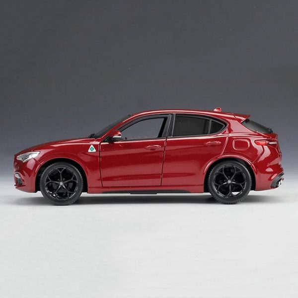 1 24 Alfa Romeo Giulia Diecast Model Cars Pull Back Doors Open Light Sound Toy Gifts For Kids (36)