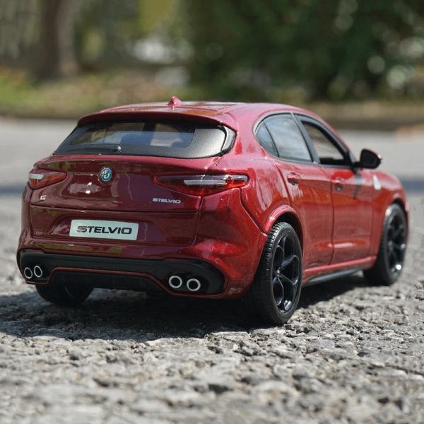 1 24 Alfa Romeo Giulia Diecast Model Cars Pull Back Doors Open Light Sound Toy Gifts For Kids (37)