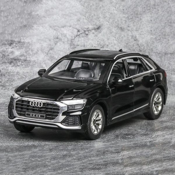 1 24 Audi Q8 SUV Diecast Model Cars Pull Back Doors Open Light Sound Toy Gifts For Kids (15)