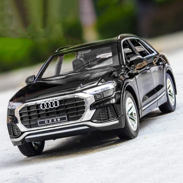 1 24 Audi Q8 SUV Diecast Model Cars Pull Back Doors Open Light Sound Toy Gifts For Kids (8)