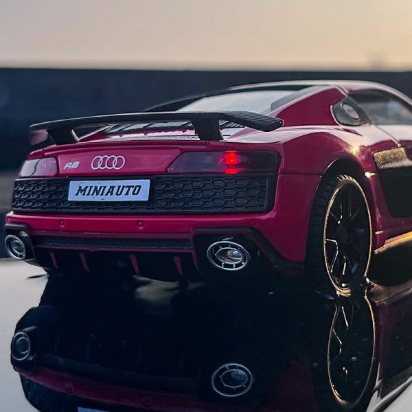 1 24 Audi R8 V10 Sport Diecast Model Cars Pull Back Doors Open Light Sound Toy Gifts For Kids (11)