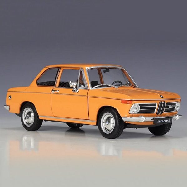 1 24 BMW 2002 Ti Classic Diecast Model Cars Pull Back Doors Open Light Sound Toy Gifts For Kids (10)