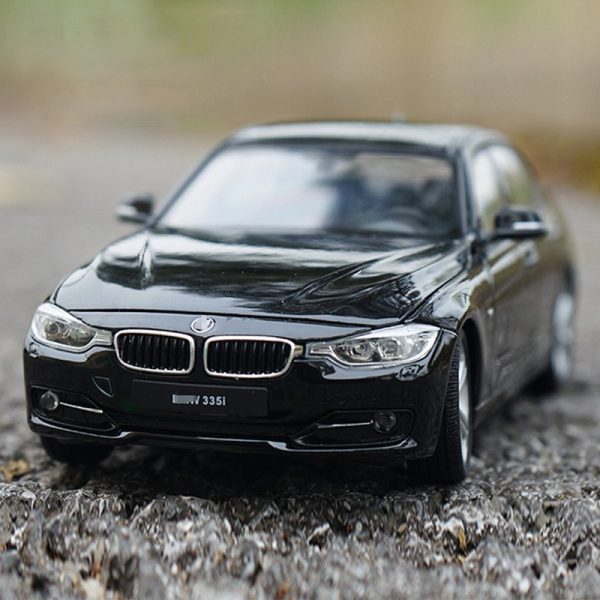 1 24 BMW 335i Diecast Model Cars Pull Back Doors Open Light Sound Toy Gifts For Kids (9)
