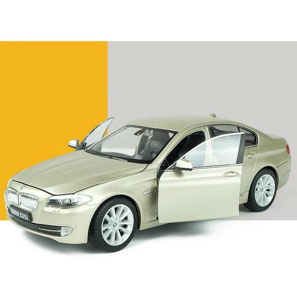 1 24 BMW 535i Diecast Model Cars Pull Back Doors Open Light Sound Toy Gifts For Kids (8)