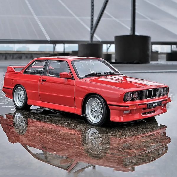 1 24 BMW M3 E30 1988 Diecast Model Cars Pull Back Doors Open Light Sound Toy Gifts For Kids (13)