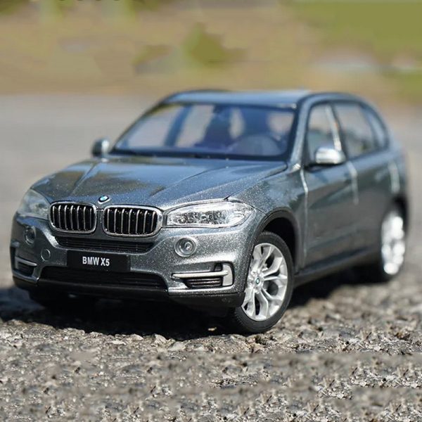 1 24 BMW X5 SUV 1 Diecast Model Cars Pull Back Doors Open Light Sound Toy Gifts For Kids (11)