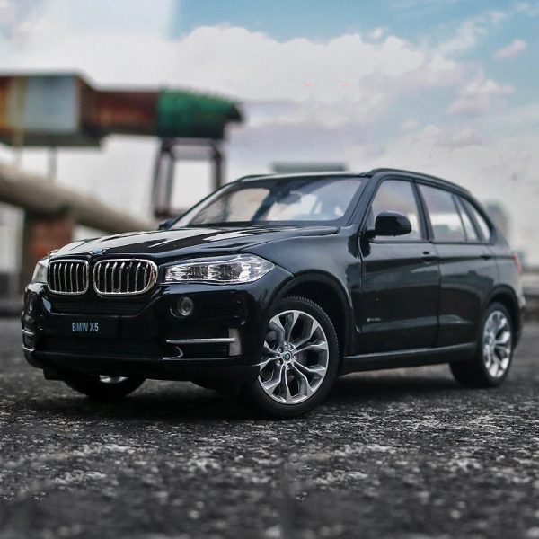 1 24 BMW X5 SUV 1 Diecast Model Cars Pull Back Doors Open Light Sound Toy Gifts For Kids (18)