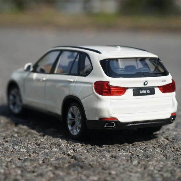1 24 BMW X5 SUV 1 Diecast Model Cars Pull Back Doors Open Light Sound Toy Gifts For Kids (20)