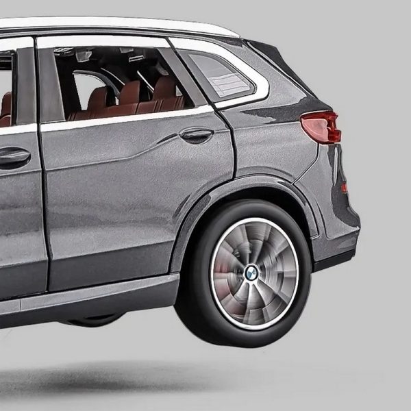 1 24 BMW X5 SUV 2 Diecast Model Cars Pull Back Doors Open Light Sound Toy Gifts For Kids (15)