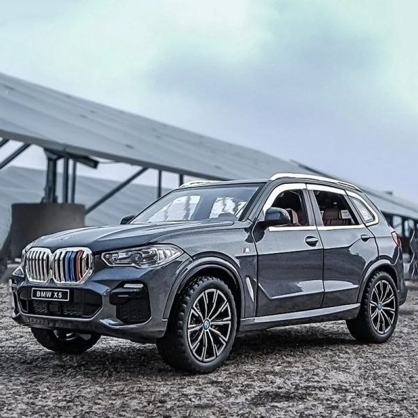 1 24 BMW X5 SUV 2 Diecast Model Cars Pull Back Doors Open Light Sound Toy Gifts For Kids (16)