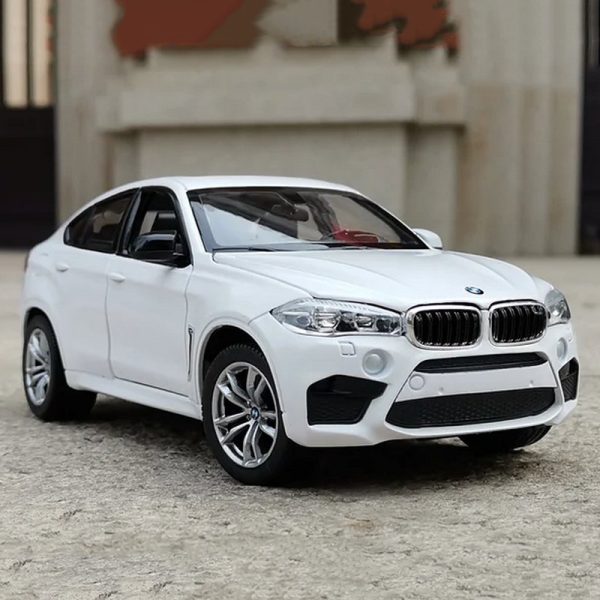 1 24 BMW X6M Diecast Model Cars Pull Back Doors Open Light Sound Toy Gifts For Kids (4)