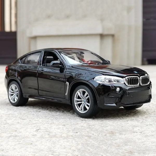 1 24 BMW X6M Diecast Model Cars Pull Back Doors Open Light Sound Toy Gifts For Kids (7)