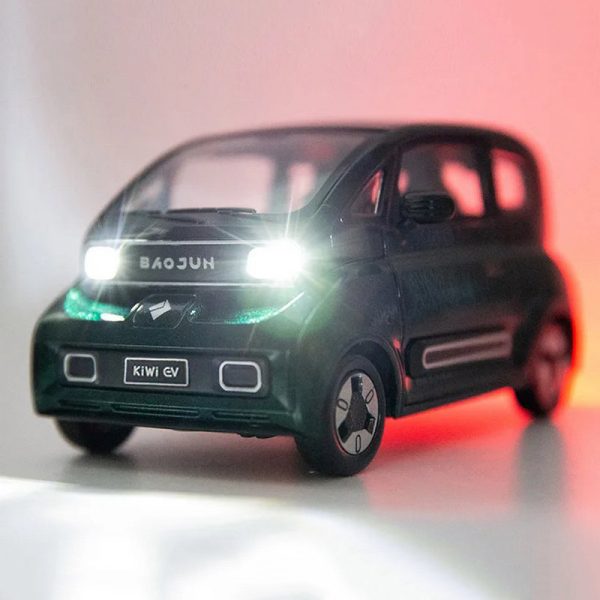 1 24 Baojun Kiwi EV Diecast Model Cars Pull Back Doors Open Light Sound Toy Gifts For Kids (12)