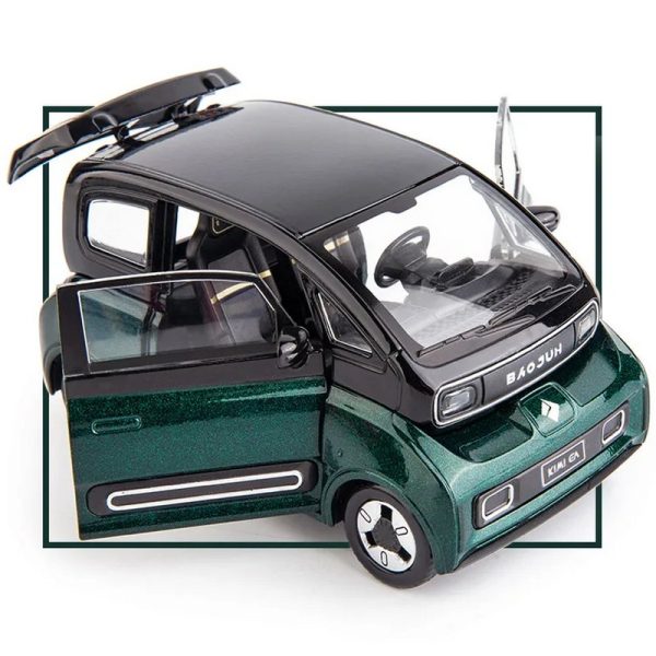 1 24 Baojun Kiwi EV Diecast Model Cars Pull Back Doors Open Light Sound Toy Gifts For Kids (8)