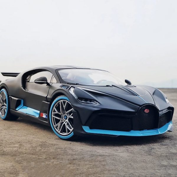 1 24 Bugatti Divo Diecast Model Cars Doors Open Alloy Toy Gifts For Kids (4)