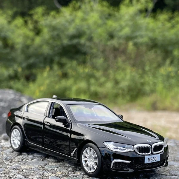 New 1:36 M5 f90 M550i M2 M4 car toy model car Furnishing Pull back car Double door Children's toy collection gift - Image 3