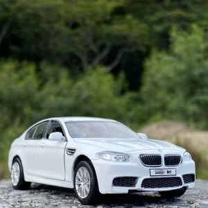 New 1:36 M5 f90 M550i M2 M4 car toy model car Furnishing Pull back car Double door Children’s toy collection gift