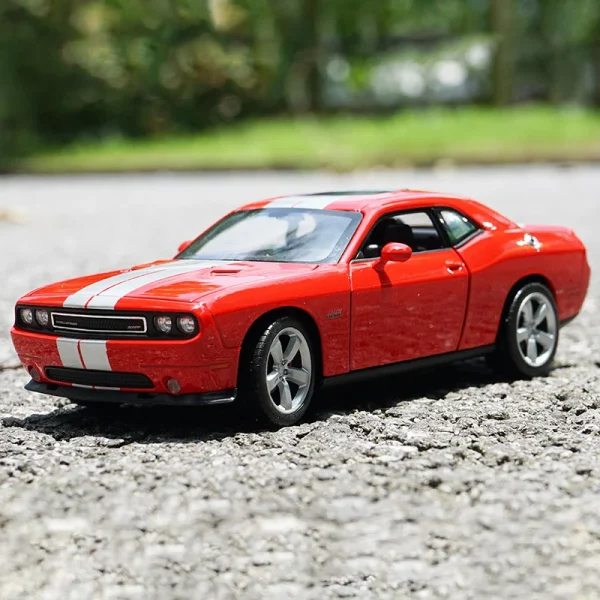 WELLY 1:24 Dodge Challenger SRT 2012 Alloy Car Diecasts & Toy Vehicles Car Model Miniature Scale Model Car Toy For Children - Image 2