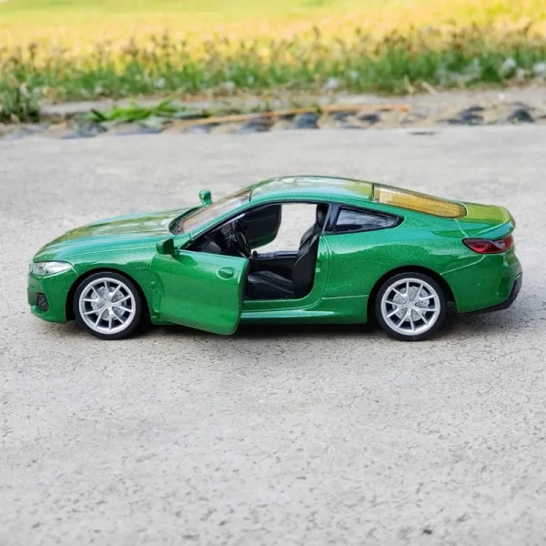 1:35 BMW M8 M850i Supercar Alloy Car Die Cast Toy Car Model Sound and Light Children's Toy Collectibles Birthday gift - Image 5