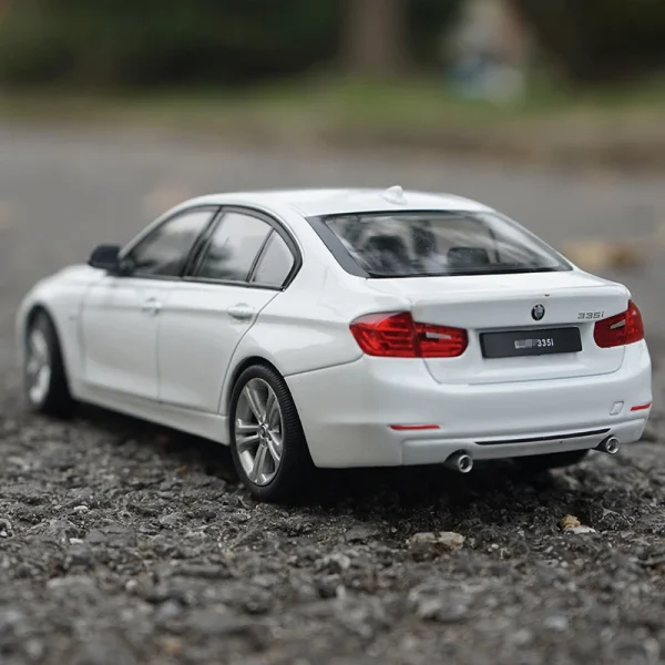 WELLY 1:24 BMW 335i Alloy Car Diecasts & Toy Vehicles Car Model Miniature Scale Model Car Toy For Children - Image 4