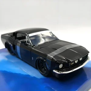 JADA 1:24 1967 SHELBY GT500 Alloy Car Diecasts & Toy Vehicles Car Model Miniature Scale Model Car For Children