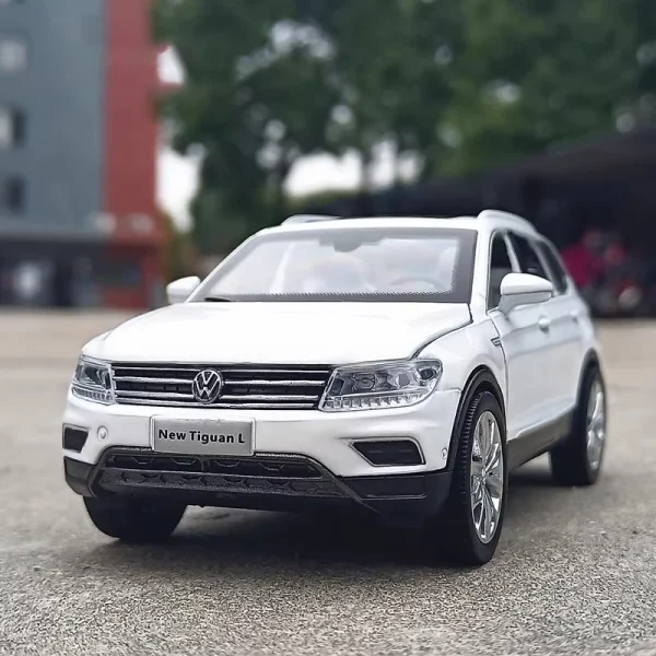 1:32 Tiguan SUV Alloy Cast Toy Car Model Sound and Light Children's Toy Collectibles Birthday gift - Image 2