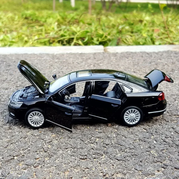 1:32 Passat Alloy Muscle Car Model Sound and Light Pull Back Children's Toy Collectibles Birthday gift - Image 5