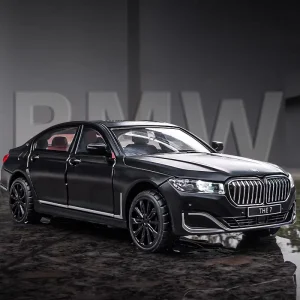 1:24 760 THE7 Limousine Alloy Car Diecasts & Toy Vehicles Car Model Sound and light Pull back Car Toys For Kids Gifts
