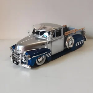 JADA 1:24 CHEVROLET PICKUP 1951 Alloy Car Diecasts & Toy Vehicles Car Model Miniature Scale Model Car For Children