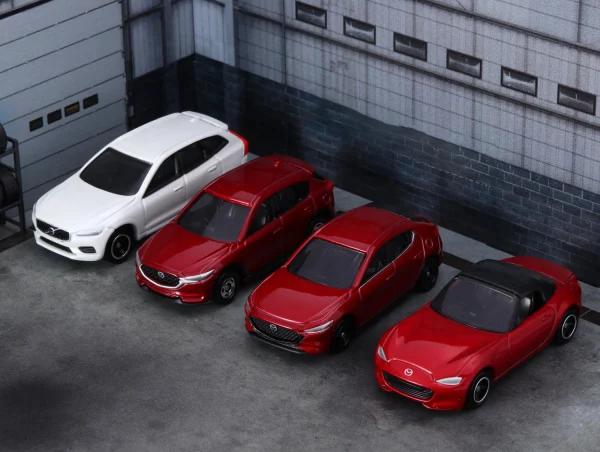 TOMY Mazda MX5 Mazda3 VOLVO XC60 C40 Alloy Car Diecasts & Toy Vehicles Car Model Miniature Scale Model Car For Children - Image 2