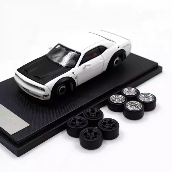 Fine Works 1:64 Challenger SRT Hellcat Alloy Car Diecasts & Toy Vehicles Car Model Miniature Scale Model Car For Children - Image 5