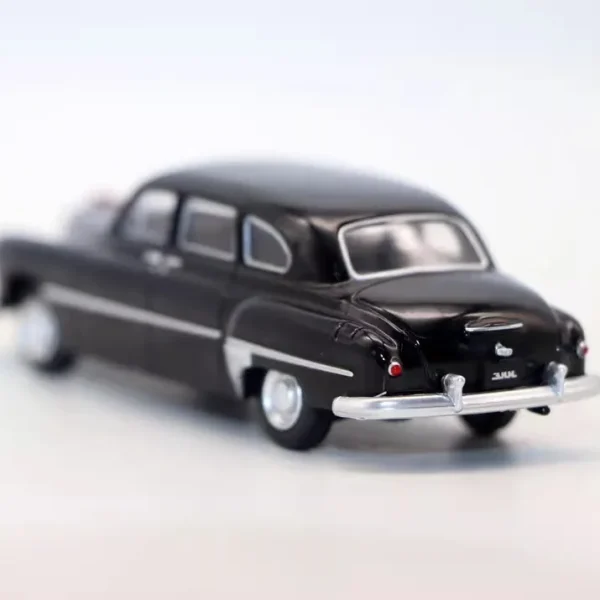 1:64 GAZ-12 ZIM Alloy Car Diecasts & Toy Vehicles Car Model Miniature Scale Model Car For Children - Image 4