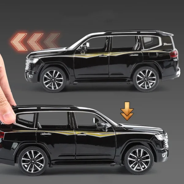 1:24 LAND CRUISER LC300 SUV Alloy Car Model Sound and Light Pull Back Children's Toy Collectibles Birthday Gift - Image 5