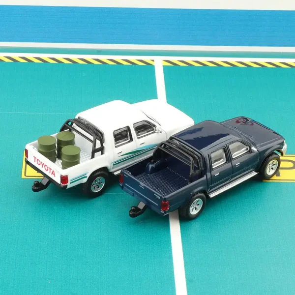 1:64 Hilux 1993 Alloy Car Diecasts & Toy Vehicles Car Model Miniature Scale Model Car For Children - Image 6