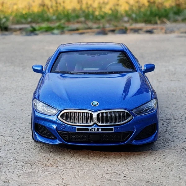 1:35 BMW M8 M850i Supercar Alloy Car Die Cast Toy Car Model Sound and Light Children's Toy Collectibles Birthday gift - Image 3