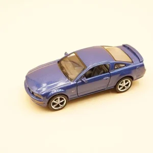 1:38 Ford Mustang GT 2006 Alloy Car Diecasts & Toy Vehicles Car Model Miniature Scale Model Car Toys For Children