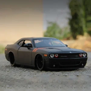 Maisto 1:24 Dodge Challenger 2008 Modified Muscle Car Alloy Car Diecasts & Toy Vehicles Car Model Toy For Children Gift