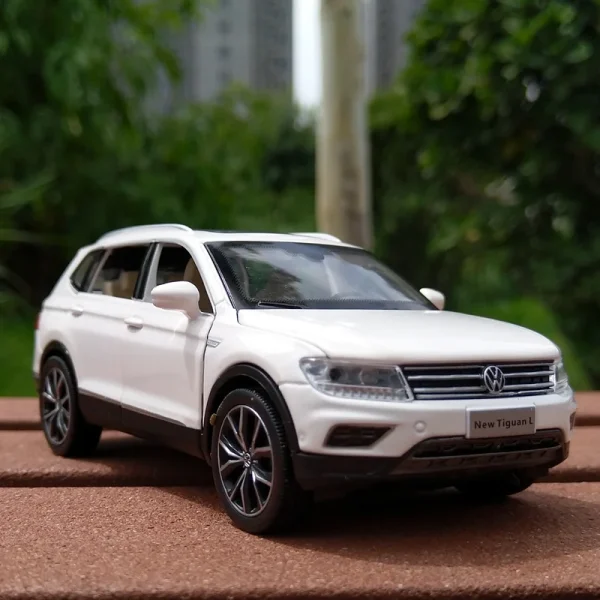 1:32 Tiguan SUV Alloy Cast Toy Car Model Sound and Light Children's Toy Collectibles Birthday gift - Image 5