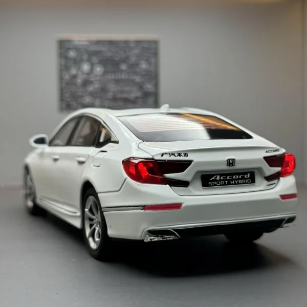 New 1:24 Honda Accord Alloy Die Cast Toy Car Model Sound and Light Children's Toy Collectibles Birthday gift - Image 5