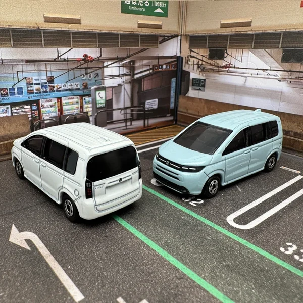 TOMY HONDA FREED MPV 44# Alloy Car Diecasts & Toy Vehicles Car Model Miniature Scale Model Car For Children - Image 4