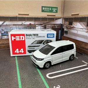 TOMY HONDA FREED MPV 44# Alloy Car Diecasts & Toy Vehicles Car Model Miniature Scale Model Car For Children