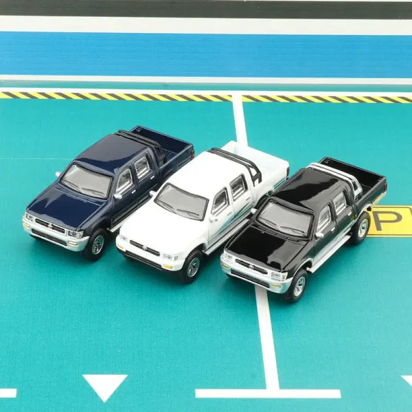 1:64 Hilux 1993 Alloy Car Diecasts & Toy Vehicles Car Model Miniature Scale Model Car For Children - Image 4
