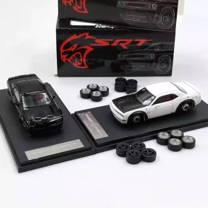 Fine Works 1:64 Challenger SRT Hellcat Alloy Car Diecasts & Toy Vehicles Car Model Miniature Scale Model Car For Children