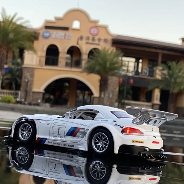 1:24 BMW Z4 GT3 M4 BMW M6 Racing Car Free Wheeling High Light Sport Racing Car Model Toy Diecast Metal Alloy Miniature Replica - Image 3