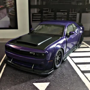 1:32 Challenger SRT Hellcat 2024 Alloy Car Model Sound and Light Pull Back Children’s Toy Collectibles Birthday gift