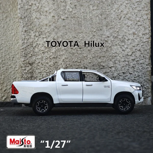 Maisto 1:27 Toyota Hilux Pickup Alloy Diecasts & Toy Vehicles Car Model Miniature Scale Model Car Toy For Children - Image 3