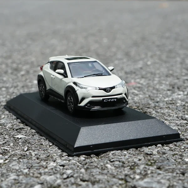 1:43 C-HR CHR SUV Alloy Car Diecasts & Toy Vehicles Car Model Miniature Scale Model Car For Children - Image 3
