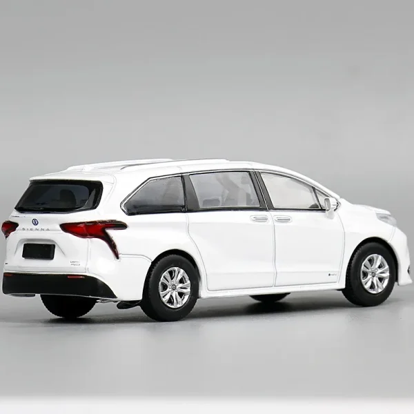1:64 Sienna MPV Alloy Car Diecasts & Toy Vehicles Car Model Miniature Scale Model Car For Children - Image 3