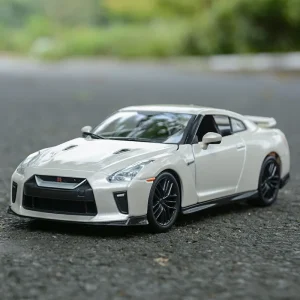 Bburago 1:24 Nissan GTR R35 2017 Alloy Car Diecasts & Toy Vehicles Car Model Miniature Scale Model Car Toy For Children